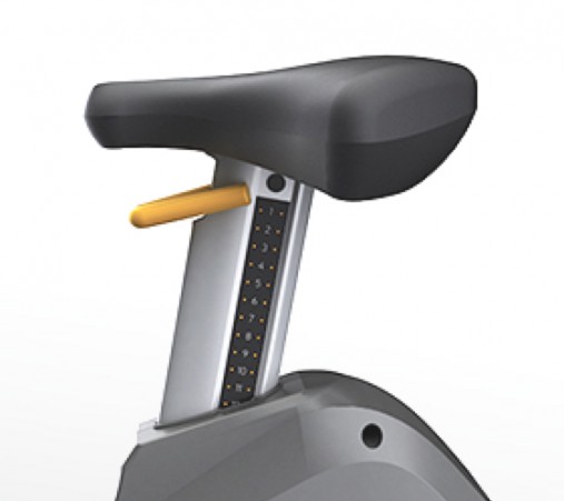 Вентилируемое сиденье ErgoForm™ с вертикальной регулировкой для максимально комфортной тренировки