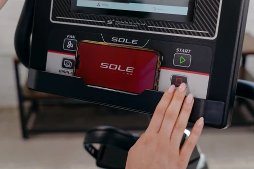 Велотренажер SOLE LCR (2023) с горизонтальной посадкой Велотренажер SOLE LCR (2023) с горизонтальной посадкой