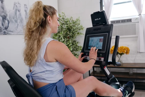 Велотренажер SOLE LCR (2023) с горизонтальной посадкой Велотренажер SOLE LCR (2023) с горизонтальной посадкой