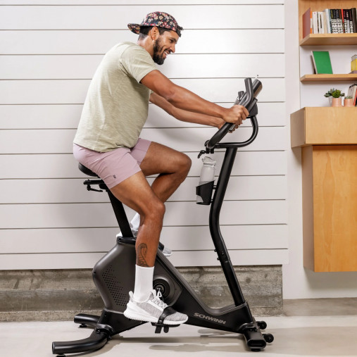 Велотренажер Schwinn 590U с вертикальной посадкой